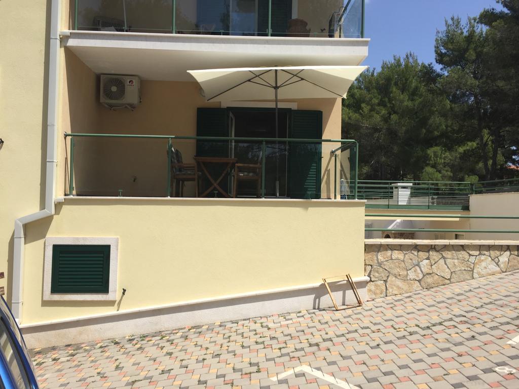 Apartment Maestral Rogač Esterno foto