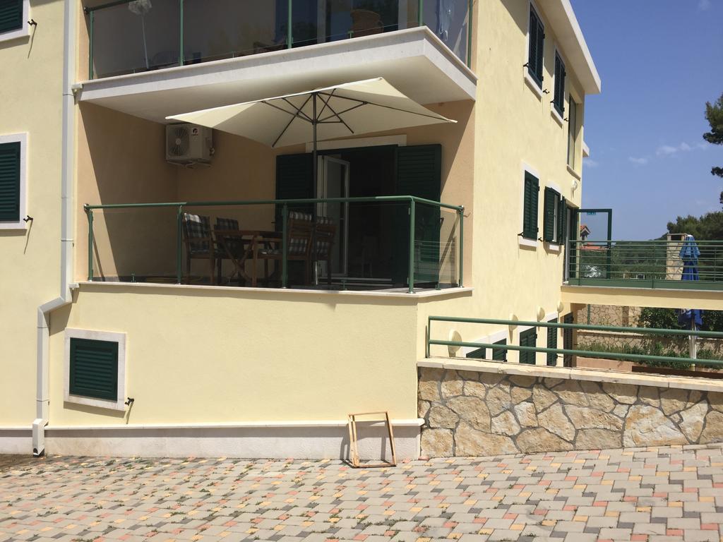 Apartment Maestral Rogač Esterno foto