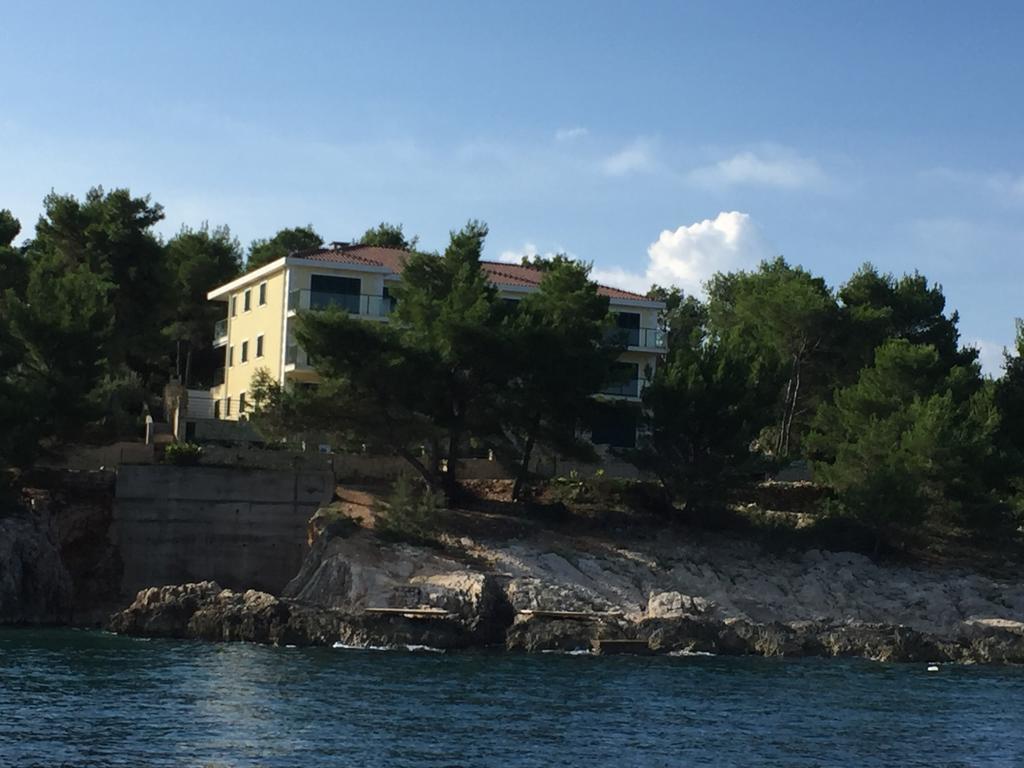 Apartment Maestral Rogač Esterno foto