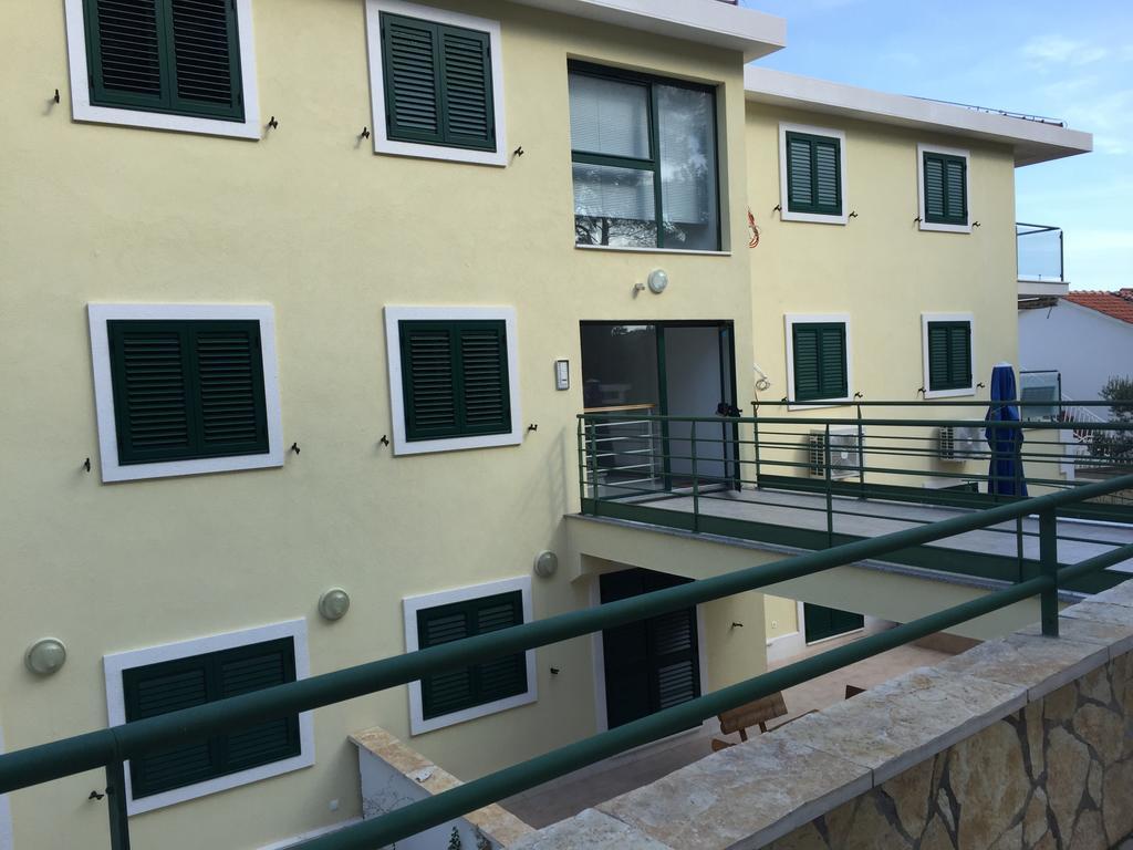 Apartment Maestral Rogač Esterno foto
