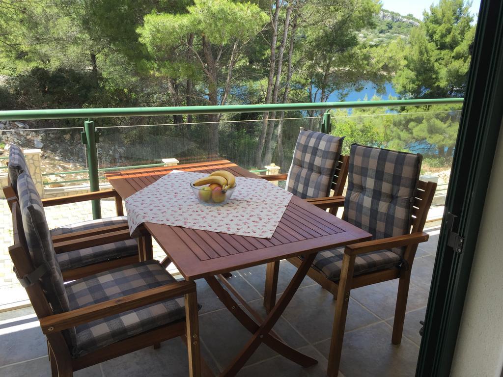 Apartment Maestral Rogač Esterno foto