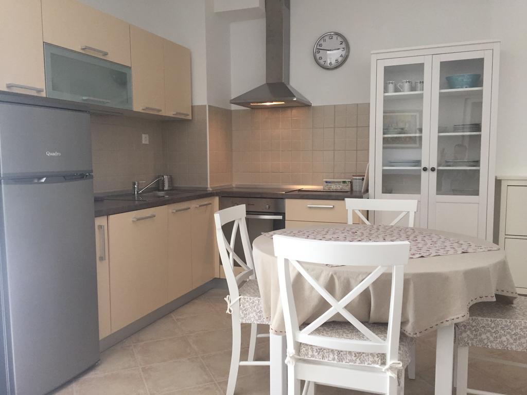 Apartment Maestral Rogač Esterno foto