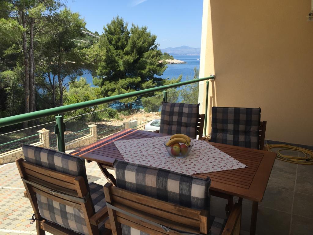 Apartment Maestral Rogač Esterno foto