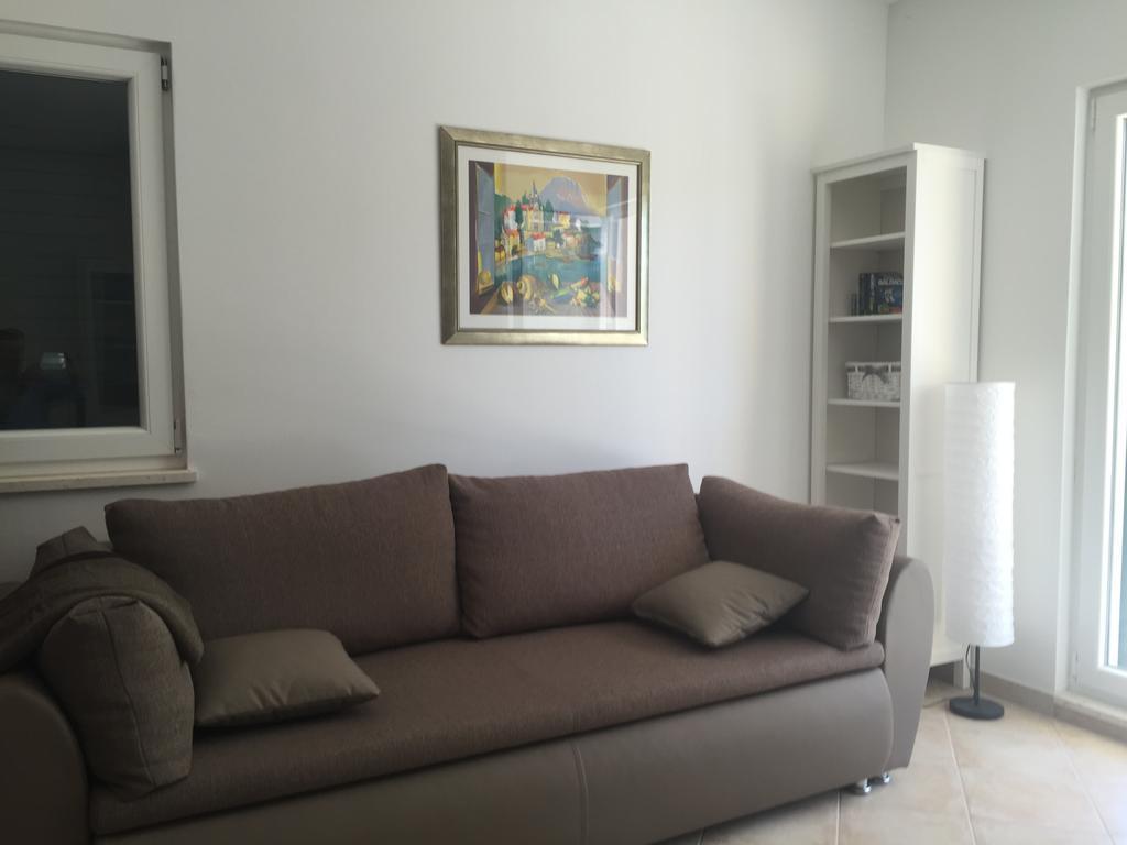 Apartment Maestral Rogač Esterno foto